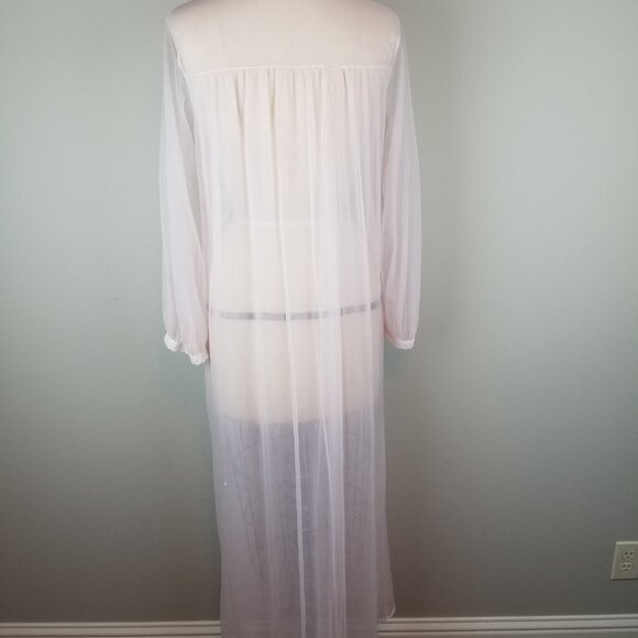 Pretty Vintage 1950's Long Chiffon Pale Pink Robe with Lace Detail - Picture 8 of 11